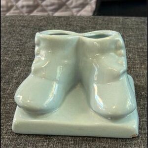 Vintage 1950s era baby shoe planter